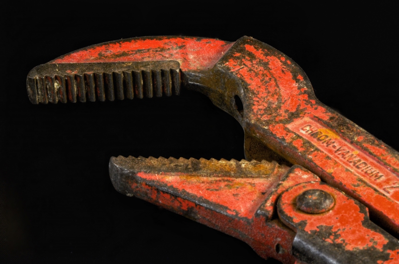 plombier-ST ETIENNE DE TINEE-min_pipe-wrench-318084